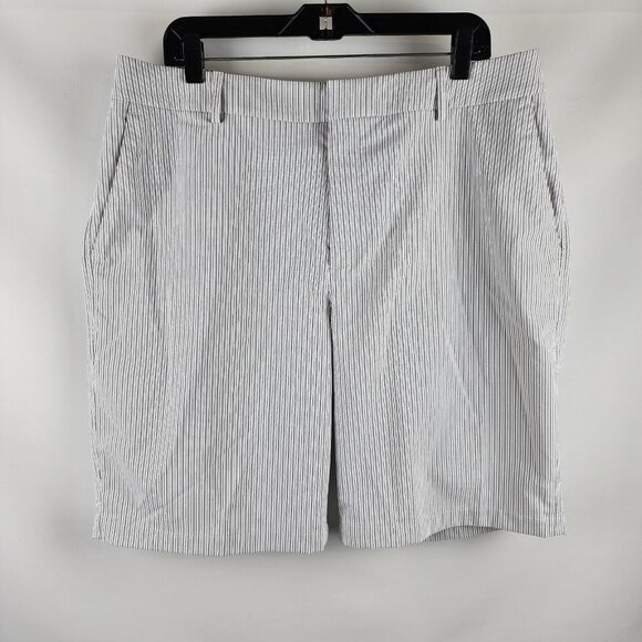 Under Armour Shorts Men 36 Flat Front Performance Golf Shorts Gray White 207276 - Picture 1 of 10